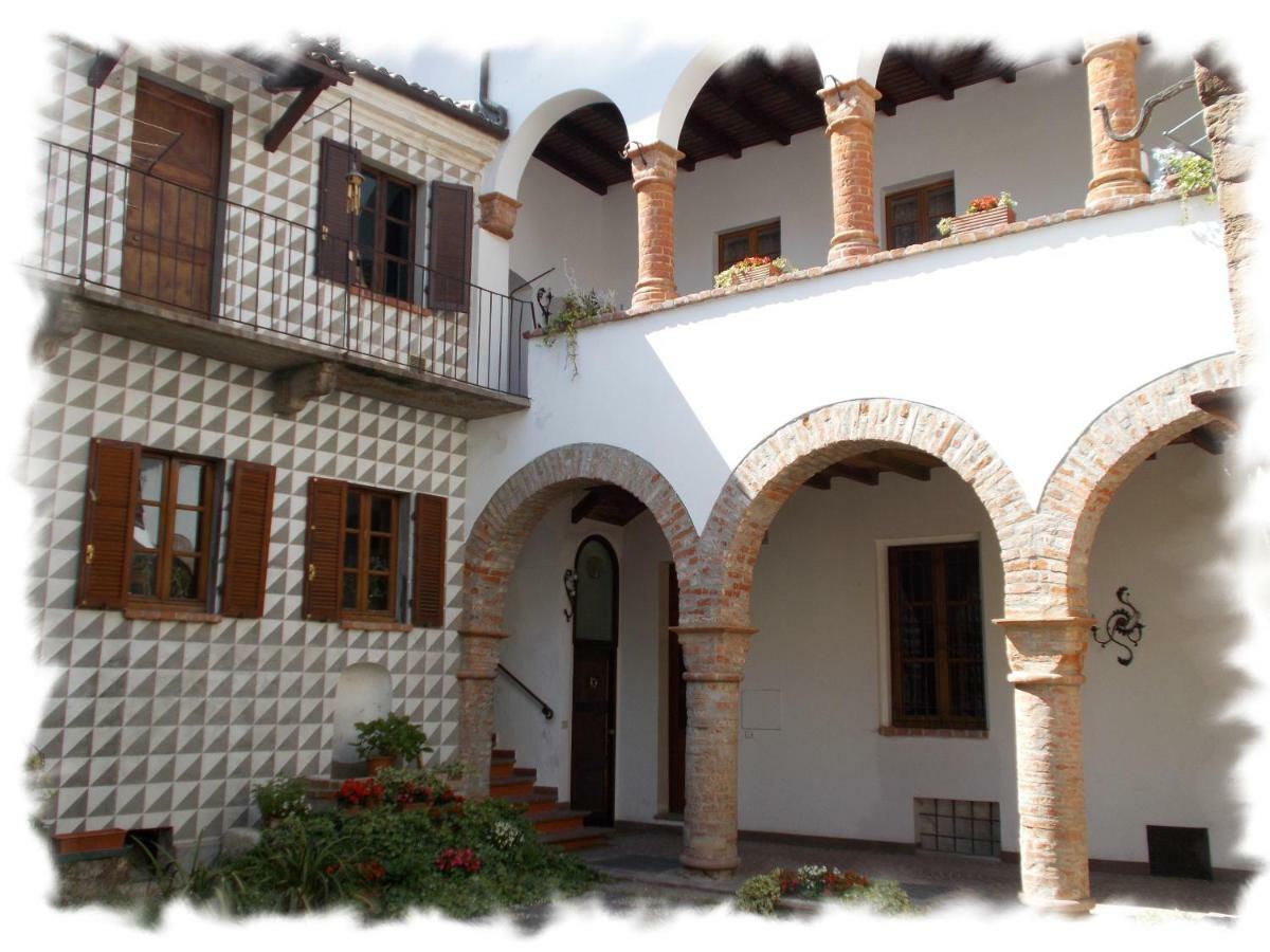 “La Loggia” Apartment Casale Monferrato Luaran gambar
