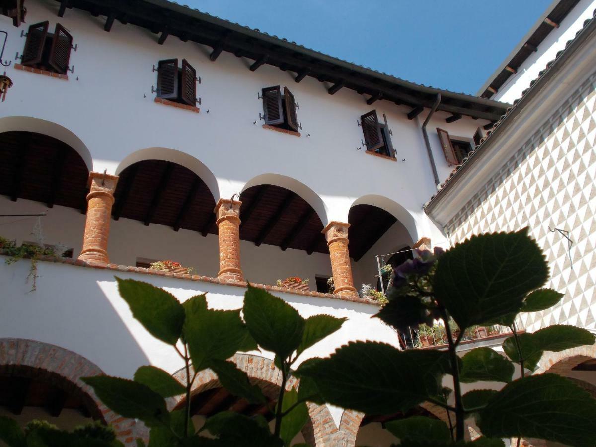 “La Loggia” Apartment Casale Monferrato Luaran gambar