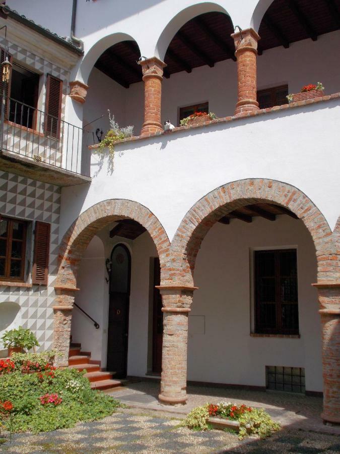 “La Loggia” Apartment Casale Monferrato Luaran gambar